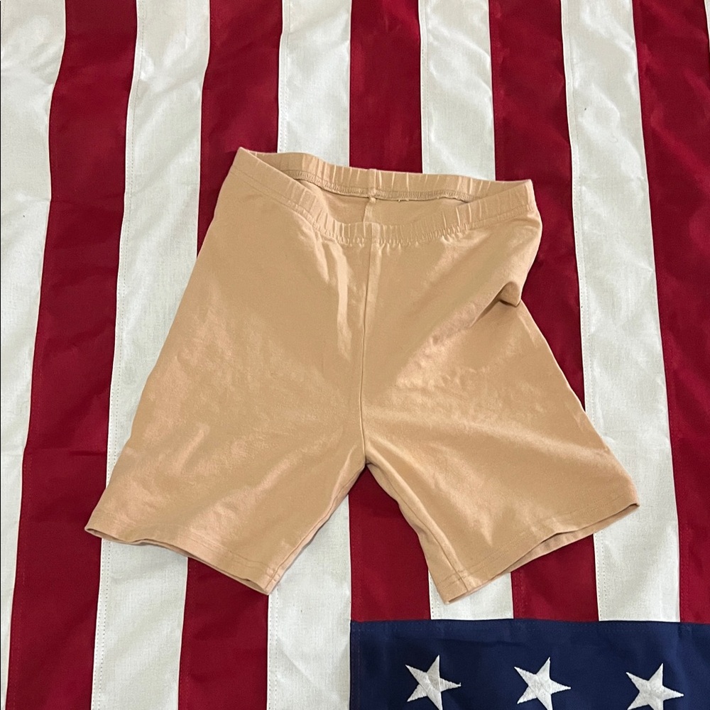 American Apparel Beige under-Shorts